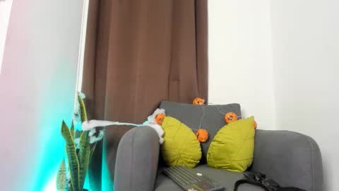 Nia online show from October 7, 10:00 am