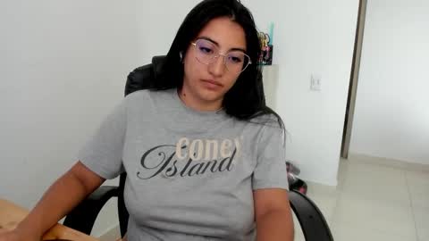 Vanessa online show from March 28, 8:10 pm