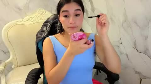 Nia  online show from July 25, 1:09 pm