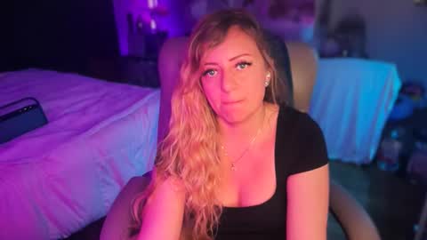 nyxxen online show from April 12, 3:32 am