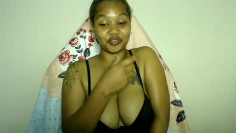obsidianrose_ online show from June 7, 5:12 am