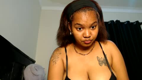 obsidianrose_ online show from June 8, 3:40 am