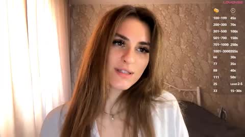 Mia online show from October 8, 8:31 am