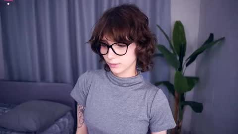 Thea online show from October 16, 7:56 pm