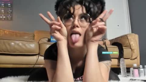 Mia and Alex online show from March 8, 8:18 am