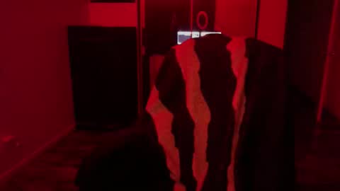 Snapshot of officialmoneyxxx chatting on October 18, 9:24 am Money online show from October 18, 9:24 am