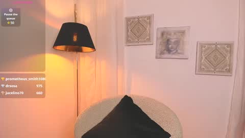  Holly  online show from February 8, 12:06 am