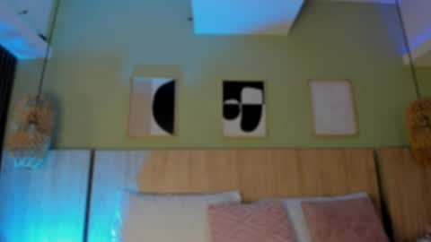 Holly online show from April 6, 11:22 am