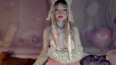 Snapshot of oh_pichuu chatting on October 14, 11:57 am Milly online show from October 14, 11:57 am