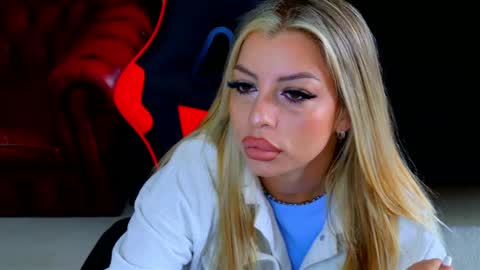 ohhh_nicole online show from April 6, 12:39 pm