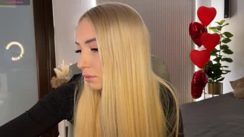 Emma online show from March 4, 1:24 am