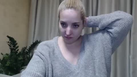 Mari online show from March 1, 7:26 pm