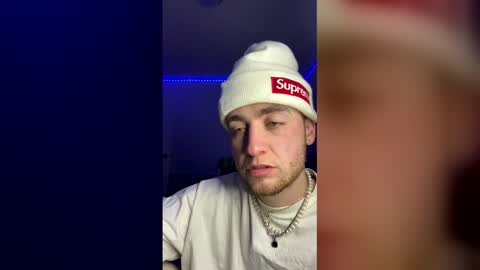 W online show from February 4, 1:42 am