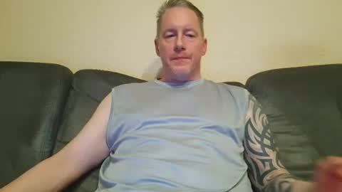 olavdelux online show from October 17, 9:30 pm