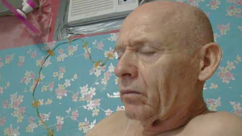 oldbuthorny62 online show from June 13, 7:30 am