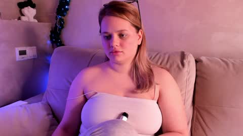 olisyasweet online show from January 4, 9:20 pm