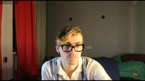 Snapshot of oliver__martinez chatting on October 5, 9:22 pm OLIVER MARTINEZ online show from October 5, 9:22 pm