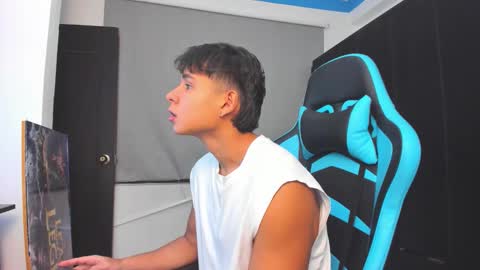 Oliver bray online show from November 8, 1:52 am