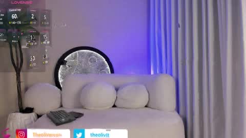 oliver_colt__ online show from May 18, 9:10 pm