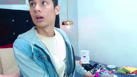 Oliver  Smith online show from February 10, 5:52 pm