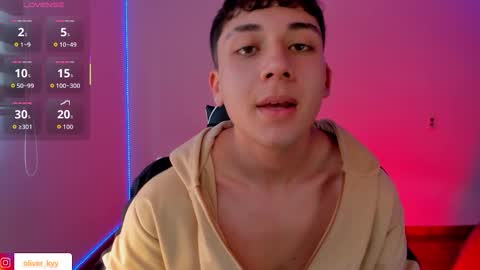 oliveeer online show from January 9, 7:30 pm