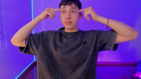 oliveeer online show from December 14, 9:43 pm