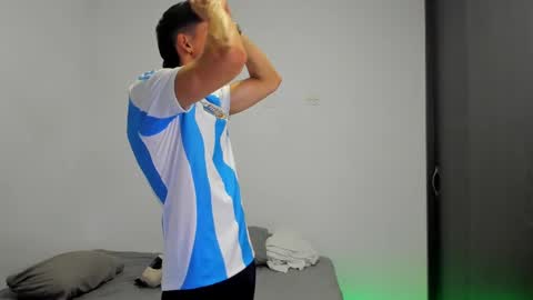 Oliver bennet online show from February 25, 1:41 am