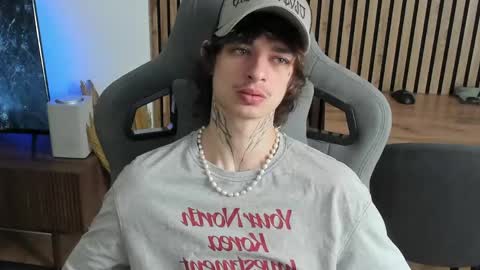 oliverrgroove online show from April 21, 9:05 am