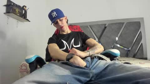 oliverthompson_01 online show from February 21, 4:07 am