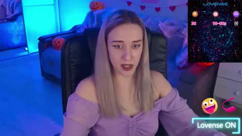 olivia_daze online show from November 3, 9:27 pm