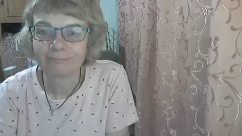 Olivia Mia online show from March 11, 5:38 pm