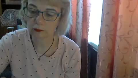 Olivia Mia online show from May 2, 8:42 am