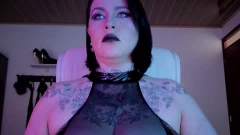   online show from October 13, 2:41 pm