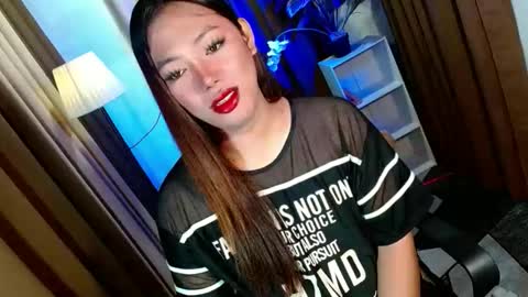 Miss OLIVIA online show from November 24, 10:25 am