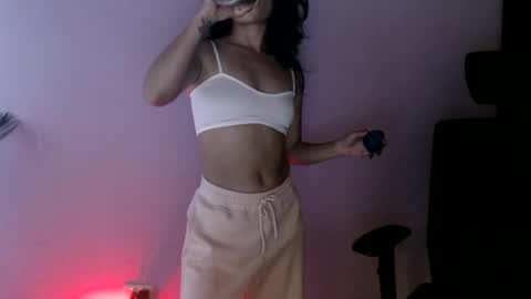 oliviaaa__ online show from July 16, 6:11 pm