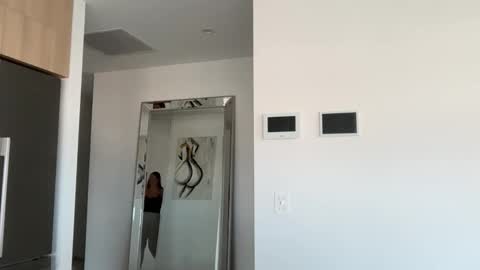 Olivia Brookes online show from December 4, 2:11 am