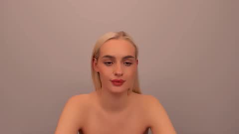 oliviaBeauty online show from December 1, 8:07 pm