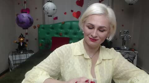 OliviaHorst online show from October 29, 6:59 am