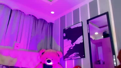 oliviahot01 online show from June 10, 3:39 am