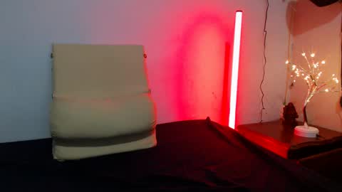 oliviajohnson20 online show from October 11, 12:59 am