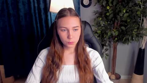 olivialangs online show from March 30, 11:10 am