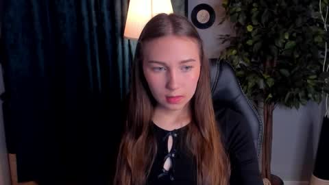 olivialangs online show from April 2, 11:39 am