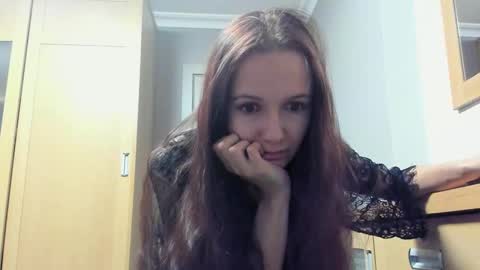 oliviamuur online show from December 22, 5:14 am