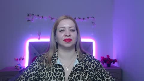 Oliviaverr online show from April 10, 1:05 pm