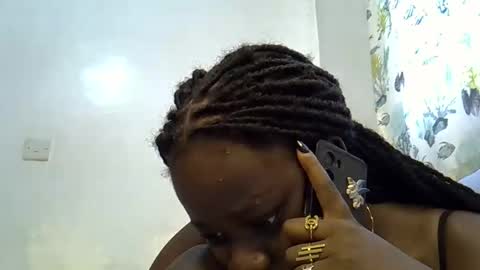 ollleina online show from February 13, 7:12 am