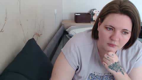 OlyaAndNetty online show from February 25, 12:16 pm