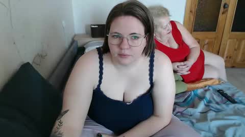 OlyaAndNetty online show from February 26, 8:28 am