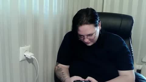 OlyaAndNetty online show from October 28, 10:27 am