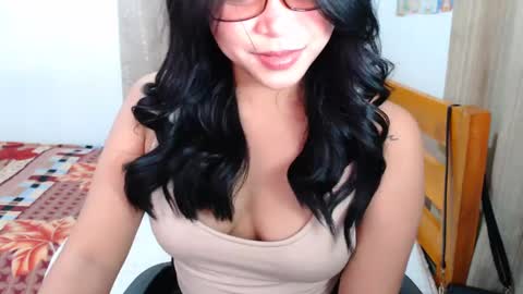 Snapshot of omariaennaid chatting on December 12, 6:47 am Angel online show from December 12, 6:47 am