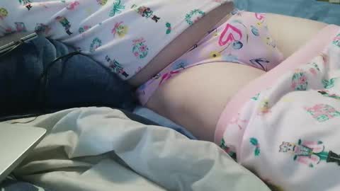Snapshot of omniluvr chatting on October 25, 7:03 pm ADOM online show from October 25, 7:03 pm